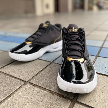 NIKE ナイキ JORDAN BRAND ジョーダン MAX AURA4 マックスオーラ4 黒 ゴールド (AJ67)