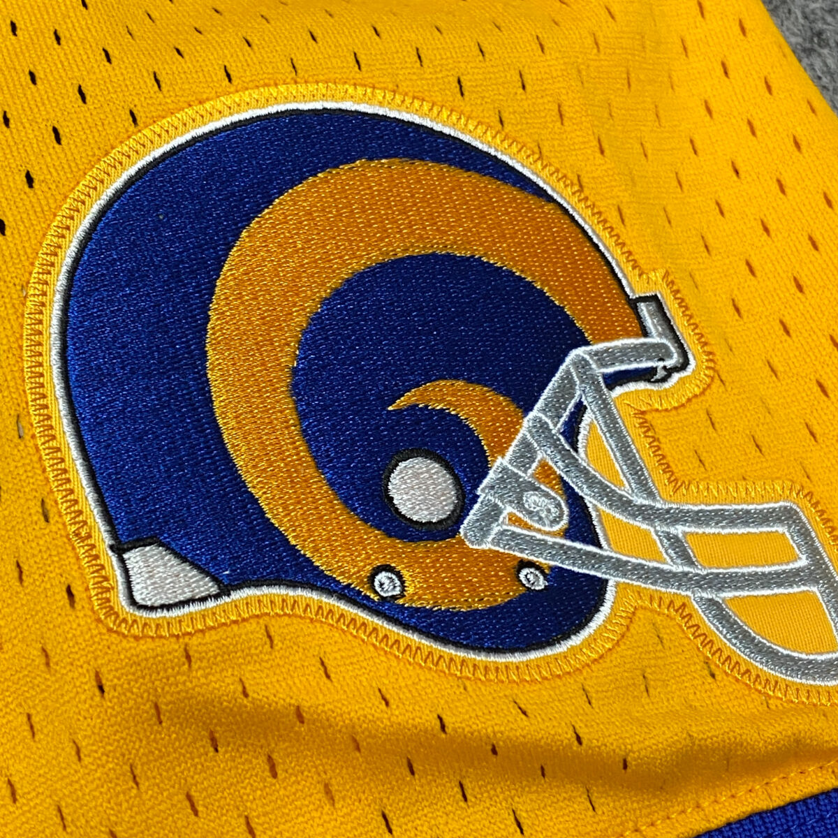Mitchell&Ness ミッチェル&ネス NFL ロサンゼルス ラムズ V Mitchell&Ness ミッチェル&ネス NFL ロサンゼルス ラムズ V