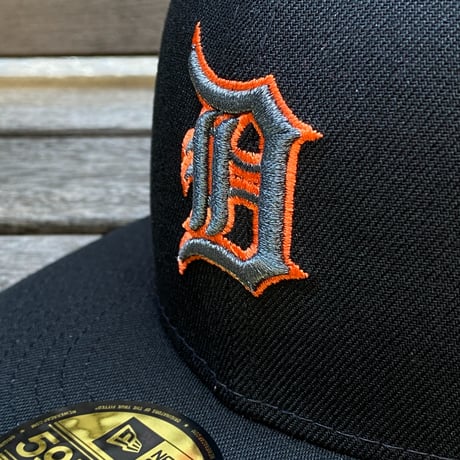 USA限定 ニューエラ DET TIGERS デトロイト タイガース Inflammable サテン 59FIFTY (10-8)