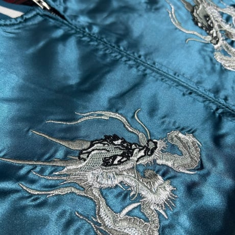 横須賀発祥 スカジャン Yokosuka刺繍入り SUKAJAN 銀龍  SilverDragon 総刺繍 サテン地 水色 (SKJ35)