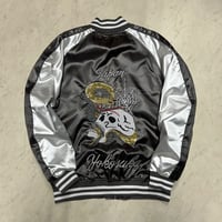 横須賀発祥 スカジャン Yokosuka刺繍入り SUKAJAN 蛇髑髏 SKULL サテン地グレー (SKJ22)