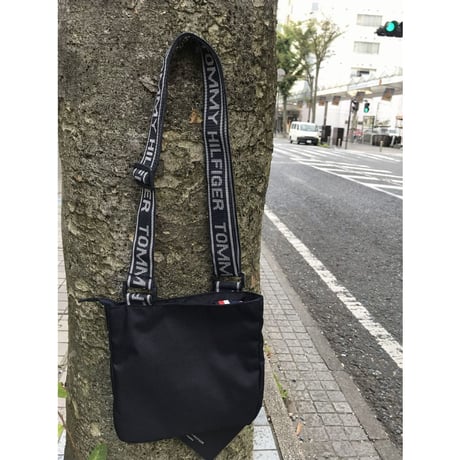 トミーヒルフィガー TOMMY HILFIGER クロスボディ THE SYDNEY 斜め掛け ボディバッグ 紺 白