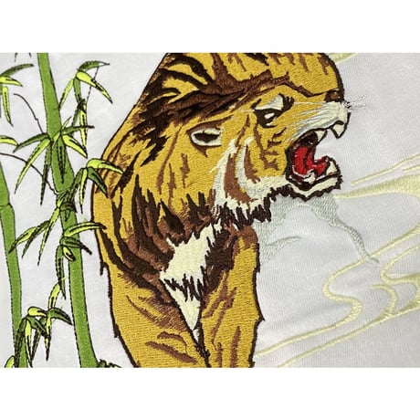 横須賀名物 スカジャン Ｔシャツ 刺しゅう スカT 虎 トラ TIGER 白 和柄 ジャパン (JPT35)
