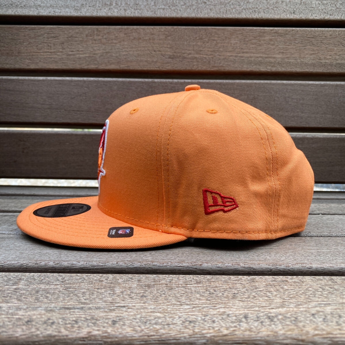 New Era/NFL タンパベイ・バッカニアーズ迷彩刺繍ロゴ スナップバック New Era/NFL タンパベイ・バッカニアーズ迷彩刺繍ロゴ スナップ