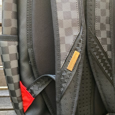 特別限定コラボ SPRAYGROUND スプレイグラウンド DIAA ALLAM ディアアラム アラビア書道 バックパック 黒 (BKPK76)