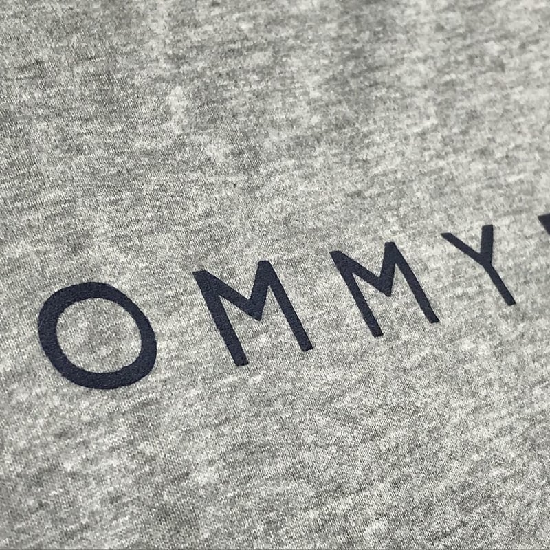 海外限定デザイン TOMMY HILFIGER トミーヒルフィガー 長袖 T 海外限定デザイン TOMMY HILFIGER トミーヒルフィガー 長袖 T