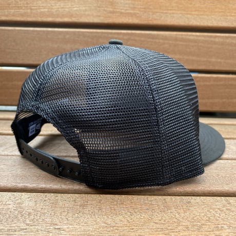 USAモデル 9FIFTY ニューエラ MLB パイレーツ Pirates クラシック トラッカーキャップ