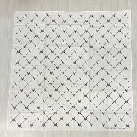 大判バンダナ NY ニューヨーク モノグラム 総柄 Monogram Paisley 白 (BNDN122)