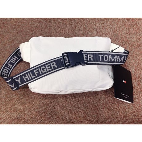 TommyHilfiger USA クロスボディ 斜め掛け ボディバッグ ウェストバッグ 白 citytrek2 ユニセックス