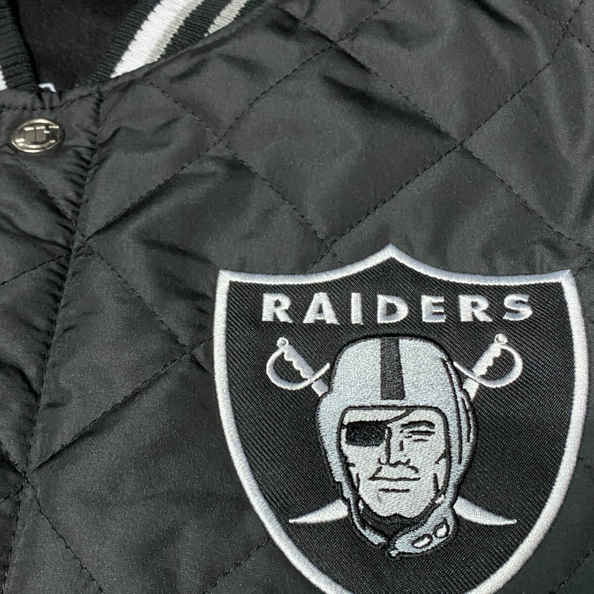 新品 NFL公式 ラスベガス レイダース 4XL リバーシブル スタジャン刺繍 NFL公式 JHデザイン Raiders ラスベガス レイダース 限定