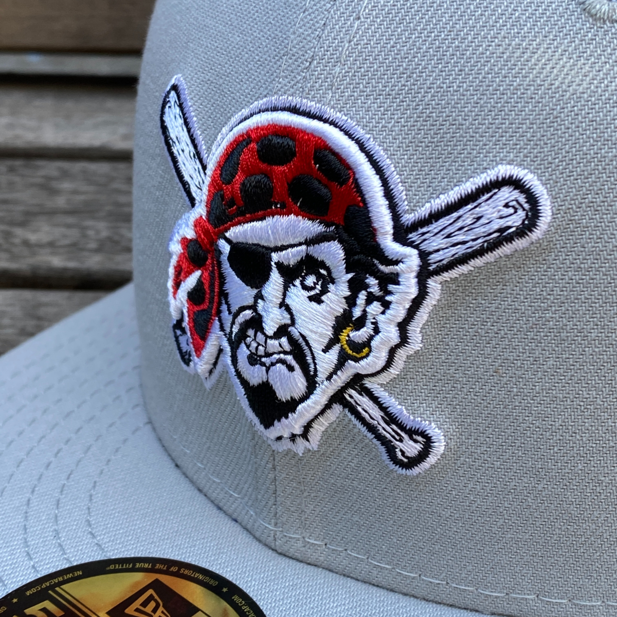 MLBピッツバーグパイレーツ USA製ベースボールシャツ ALVAREZ24 MLBピッツバーグパイレーツ USA製ベースボールシャツ ALVAREZ24