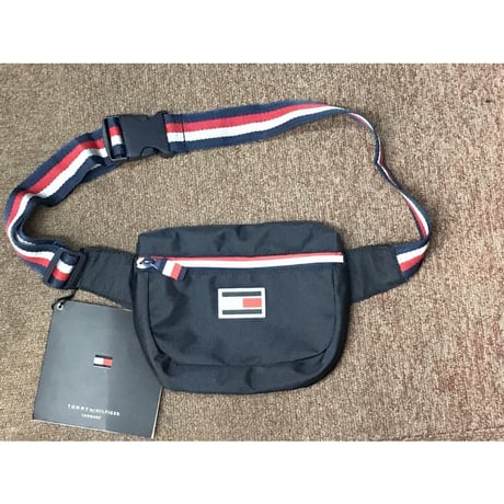 トミーヒルフィガー TommyHilfiger クロスボディ excusion 斜め掛け ボディバッグ ウェストバッグ 紺