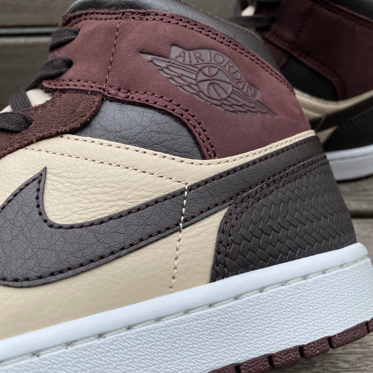Paris1893 YMCAに捧げるオマージュ作! NIKE AIR JORDAN1 MID