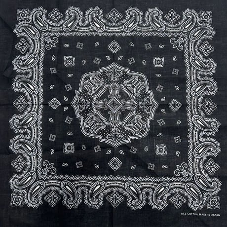 日本製 ペイズリー バンダナ Paisley Bandana 大判サイズ 綿100% 黒 グレー (BNDN68)