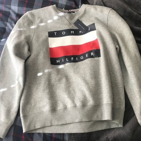 海外限定 TOMMY HILFIGER トミーヒルフィガー 肉厚 クルーネック トレーナー ビッグフラッグ グレー