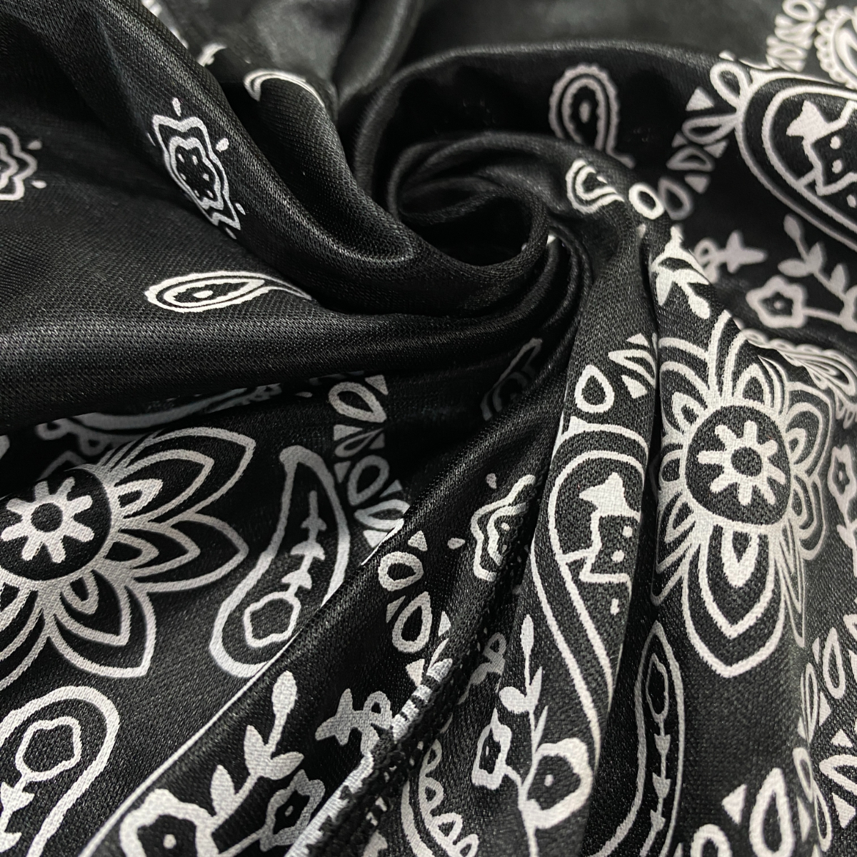 未使用　タグ付　NERGY バンダナ柄　ブラトップ グレー fit=scale-down,w=1200