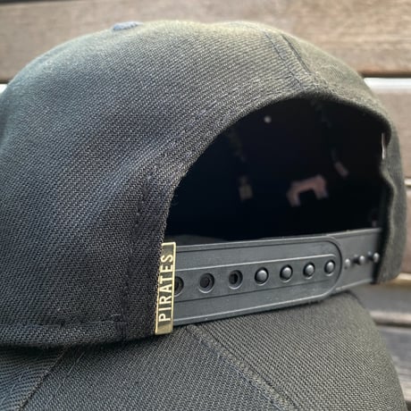 USA限定 NEWERA ニューエラ 9Forty M-Crown Aフレーム Pirates パイレーツ EMBLEM スナップバックキャップ (940-254)