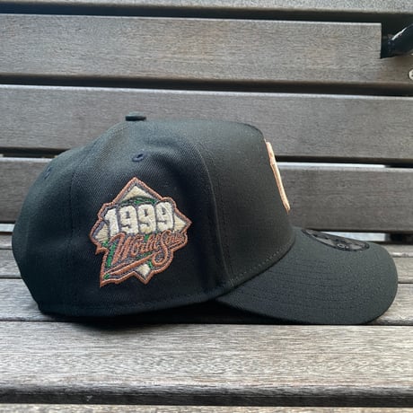 海外限定 Newera ニューエラ 9Forty A-Frame Aフレーム NY Yankees ヤンキース 1999WS キャップ (940-65)