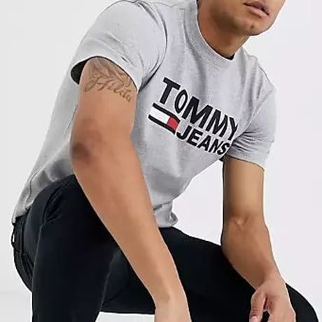 TOMMY JEANS トミージーンズ  半袖 Tシャツ Lock Upロゴ レギュラーフィット  グレー
