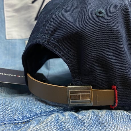 トミーヒルフィガー TOMMY HILFIGER レザーストラップバック キャップ  紺  クラシックロゴ