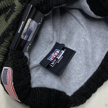 限定Salute to Service ニューエラ NEWERA ポンポン ニット帽 NFL バッカニアーズ  Buccaneers