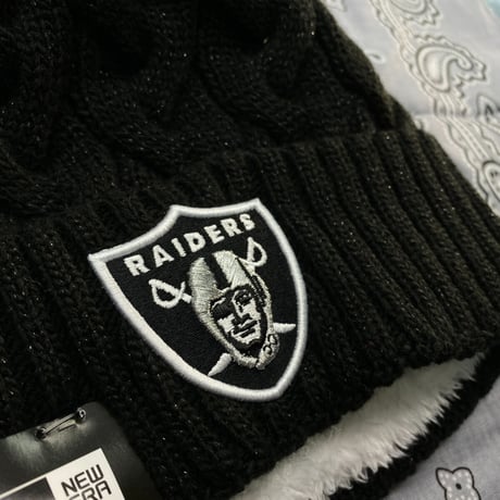 NEWERA ニューエラ NFL ラスベガス Raiders レイダース 黒 ニット帽 ポンポン付 ニットキャップ 金ラメ