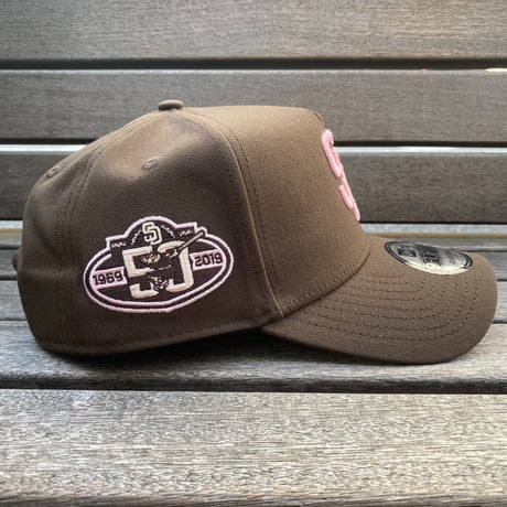 海外限定 Newera ニューエラ 9Forty Aフレーム SD Padres サンディエゴ パドレス 50周年記念 キャップ (940-155)