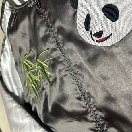 中綿入り Yokosuka刺繍入り キルティング スカジャン PUFF SUKAJAN パンダ PANDA 総刺繍 ガンメタ (SKJ92)