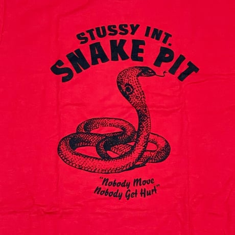 【M】Stussy ステューシー 半袖 SNAKE PIT スネーク Tシャツ 赤 ストリート カレッジテイスト 西海岸 スケーター 綿100%  (38)