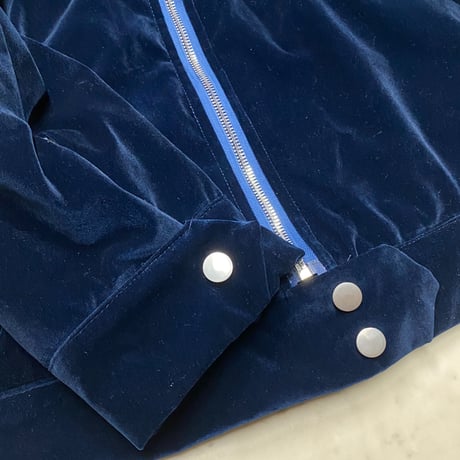 別珍 「Yokosuka刺繍入り」 横須賀発祥 SUKAJAN スカジャン 鷹 龍 HAWK ベルベット VELVET 紺 (SKJ103)