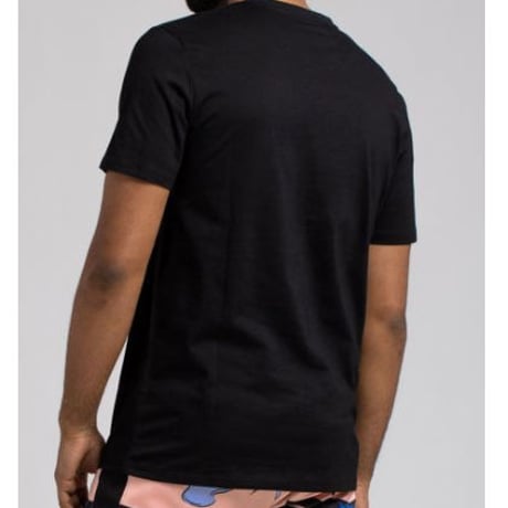 日本未入荷 BLACK PYRAMID ブラックピラミッド SHES CALLING Tシャツ 半袖 黒 ブラック アメコミ