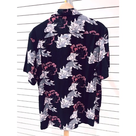 【特別SALE価格】アロハシャツ ALOHA 半袖 オープンカラー 開襟 レーヨン100% 黒 ピンク ブラック 麒麟 和柄 ハワイアン 新品 RB-26