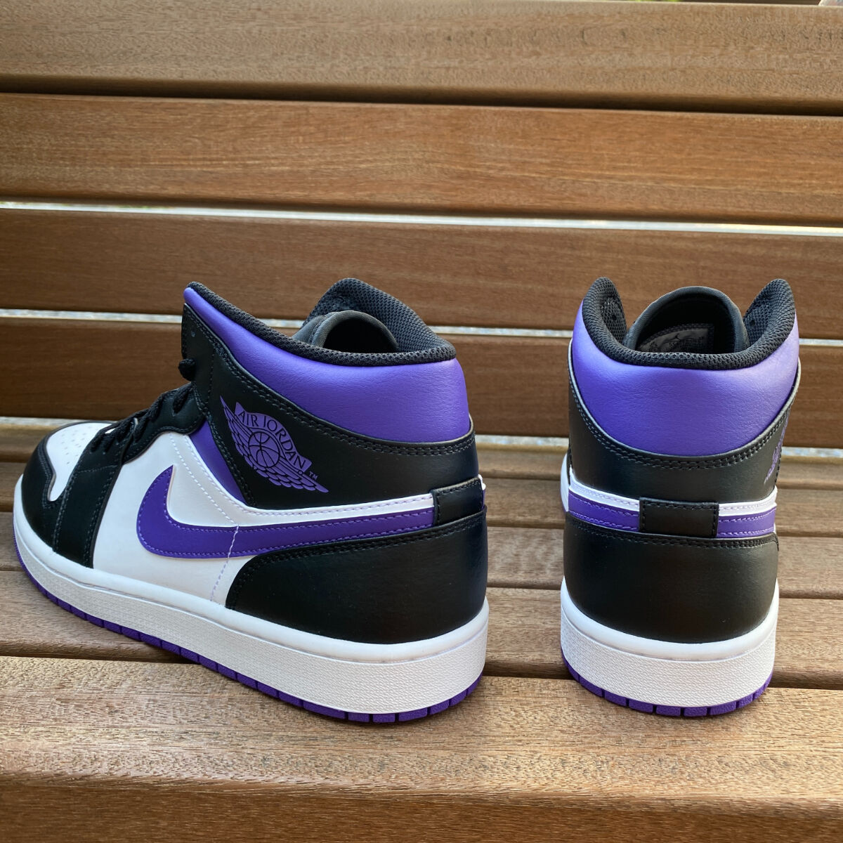 NIKE ナイキ AIR JORDAN1 MID エアジョーダン1 LILAS リラ 黒 白