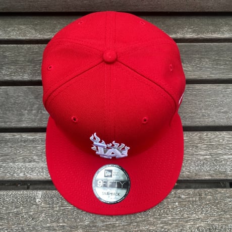 海外限定 9FIFTY ニューエラ LA Dodgers ロサンゼルス ドジャース スナップバックキャップ 炎 レッドフレイム (950-247)