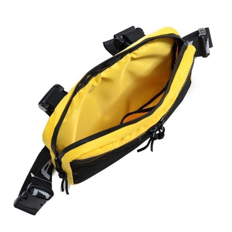 クリスブラウン愛用 BLACK PYRAMID ブラックピラミッド 黄色 イエロー チェストリグ CHEST RIG バッグ ロゴストラップ 日本未入荷 ミリタリー