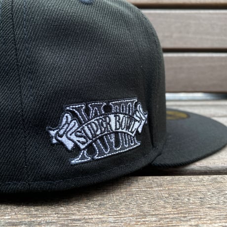 USA仕様 NEWERA 59Fifty NFL ラスベガス レイダース Raiders スーパーボウル XVIII 白黒 (24-5)