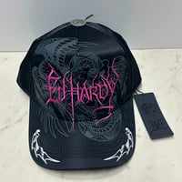 USA仕様 Ed Hardy エドハーディ Cyber Logo Satin 刺繍 メッシュ トラッカーキャップ 黒/ピンク (EDC15)