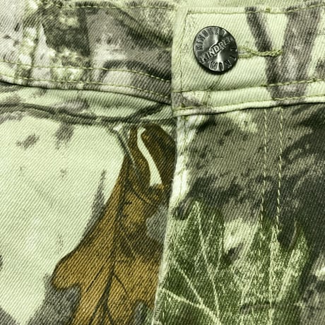 NY発 Kindred キンドレッド White Forest Camo ホワイトフォレスト カモフラージュ 総柄 ショートパンツ (SJNS22)