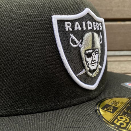 USA仕様 NEWERA 59Fifty NFL ラスベガス レイダース Raiders スーパーボウル XVIII OTC (24-7)