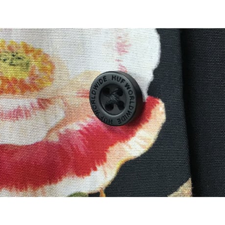 日本未入荷 HUF ハフ 半袖 ボタンシャツ 花 ヘビ 総柄 CAMDEN 黒 ブラック 綿100% 蛇 Woven