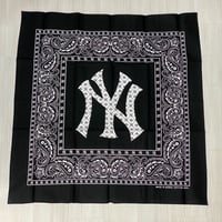 大判バンダナ NY ニューヨーク モノグラム BIGロゴ ペイズリー Monogram Paisley 黒 (BNDN115)