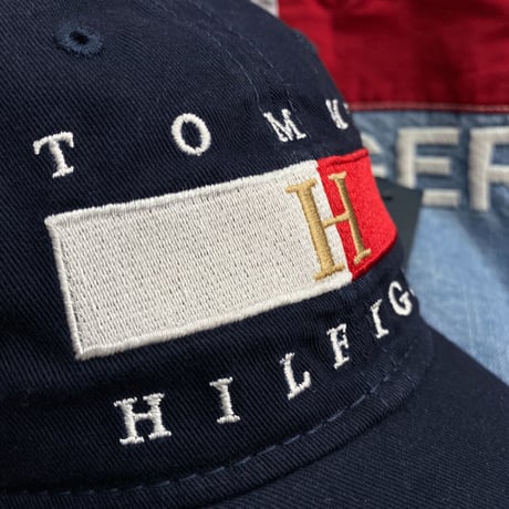 トミーヒルフィガー TommyHilfiger 紺 ストラップバック キャップ 帽子 ローキャップ 刺繍 ビッグフラッグロゴ FLAG サイズ調節可