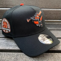 海外限定 Newera ニューエラ 9Forty Aフレーム Orioles ボルチモア オリオールズ キャップ 30周年記念 (940-309)