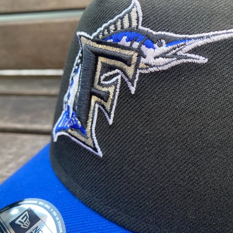 海外限定 Newera ニューエラ 9Forty Aフレーム Marlins フロリダ マーリンズ 25th Anniv スナップバックキャップ (940-258)