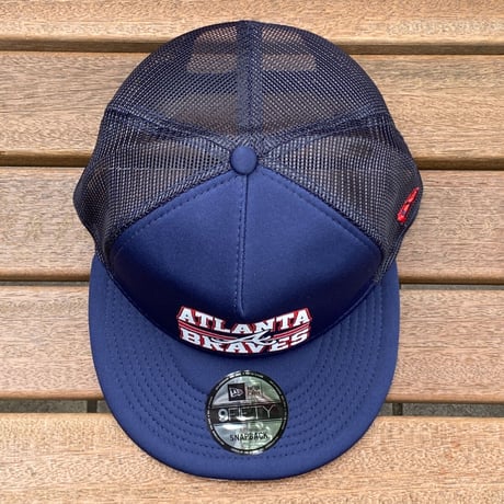 海外限定 ニューエラ LogoTrucker 9Fifty ブレーブス Braves トラッカーキャップ MLB