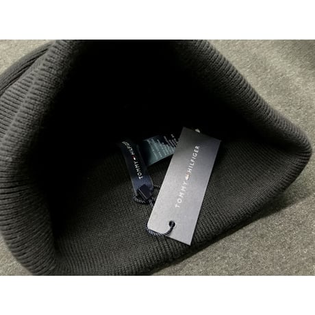 海外限定 トミーヒルフィガー TOMMY HILFIGER ニットキャップ 厚手 コットン100％ 黒 フラッグ刺繍