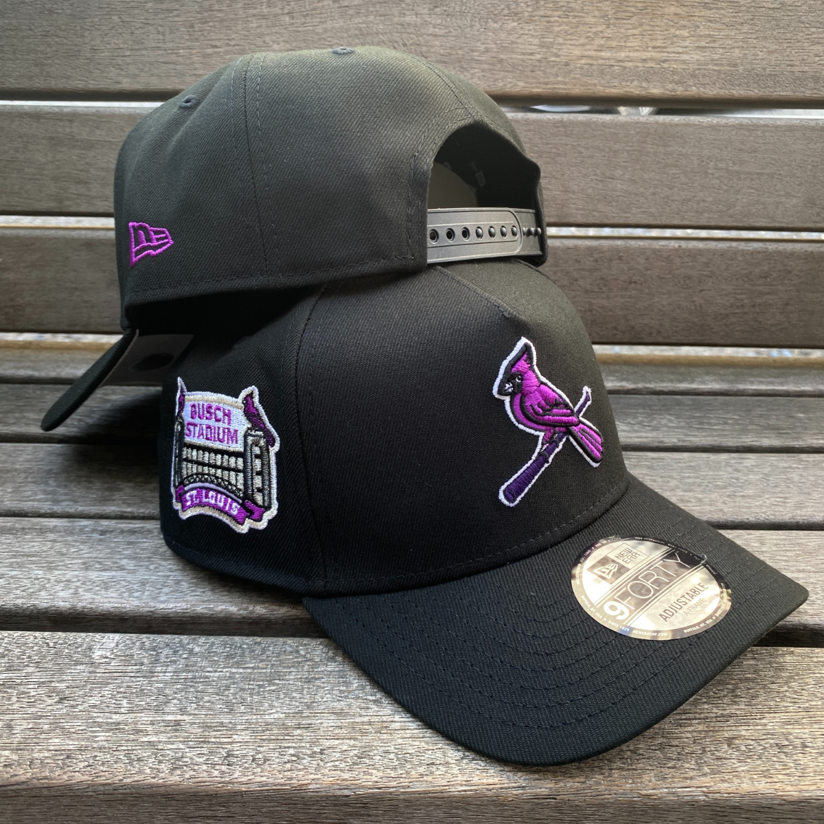 【海外限定】ニューエラ セントルイスカージナルス 9FORTY Aフレーム 黒 fit=scale-down,w=1200