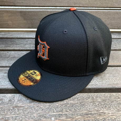 USA限定 ニューエラ DET TIGERS デトロイト タイガース Inflammable サテン 59FIFTY (10-8)