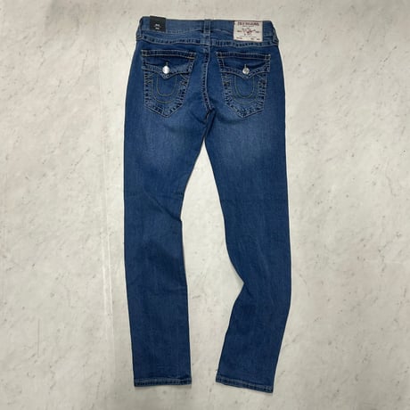 プレミアムジーンズ True Religion トゥルーレリジョン Rocco Super T Flap Skinny スキニージーンズ (JNS248)