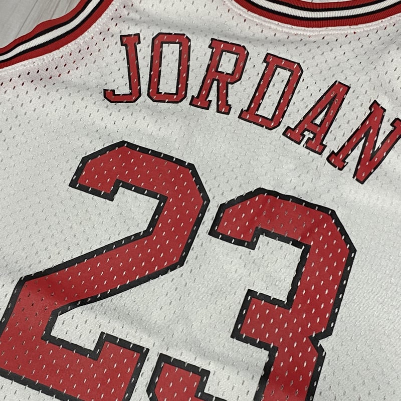 【美品】NIKE NBA ジョーダン #23 ユニフォームジャージ XLナイキ NBA シカゴ・ブルズ マイケル・ジョーダン 23番 ユニフォーム ウェア